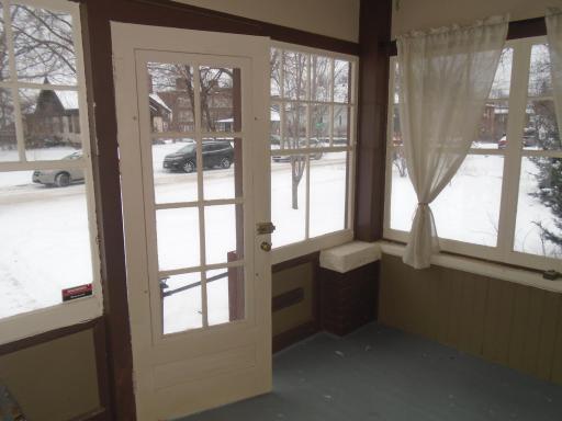 1048 Linwood Avenue, Saint Paul, MN 55105