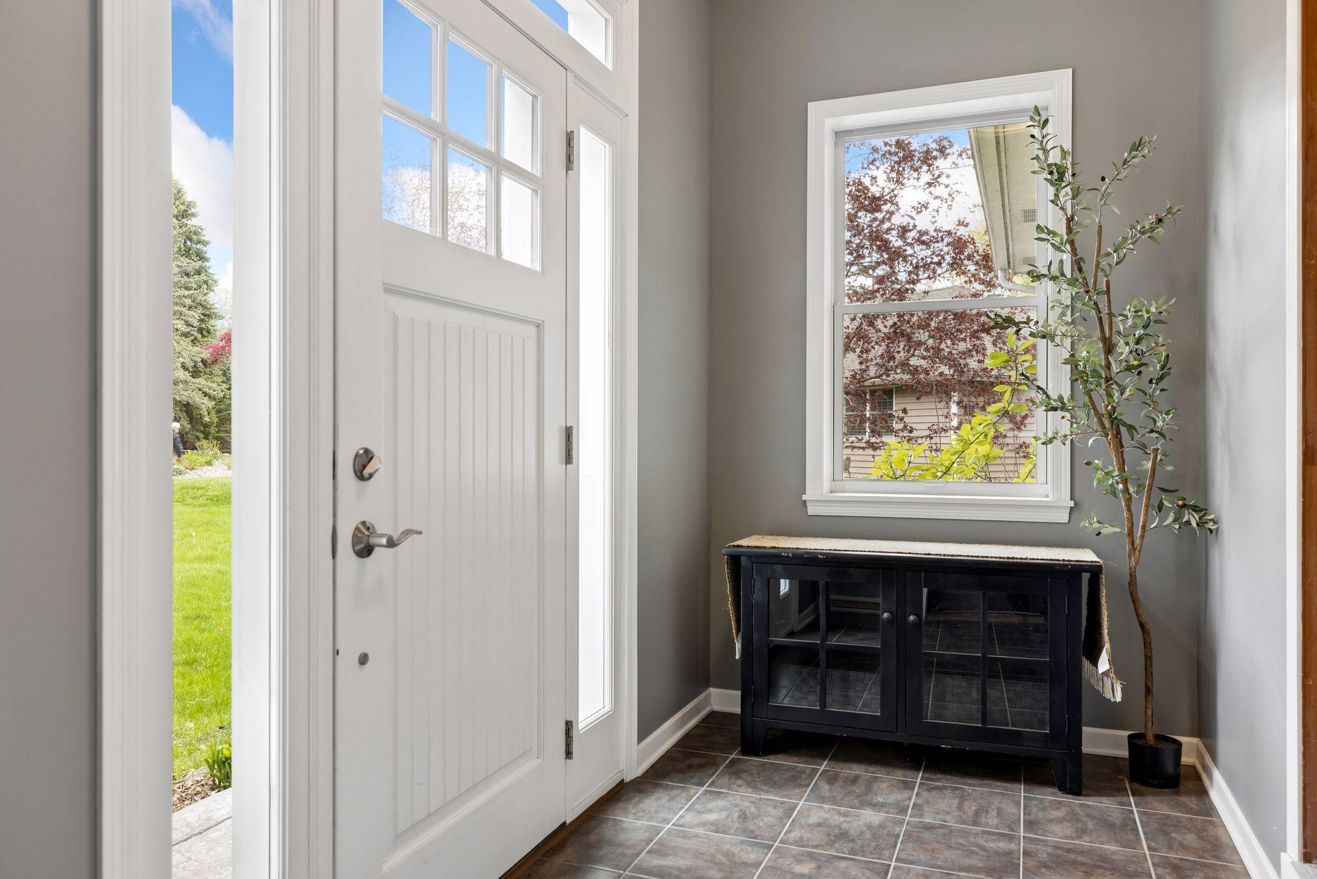 Entrance - 1731 Oakways Street