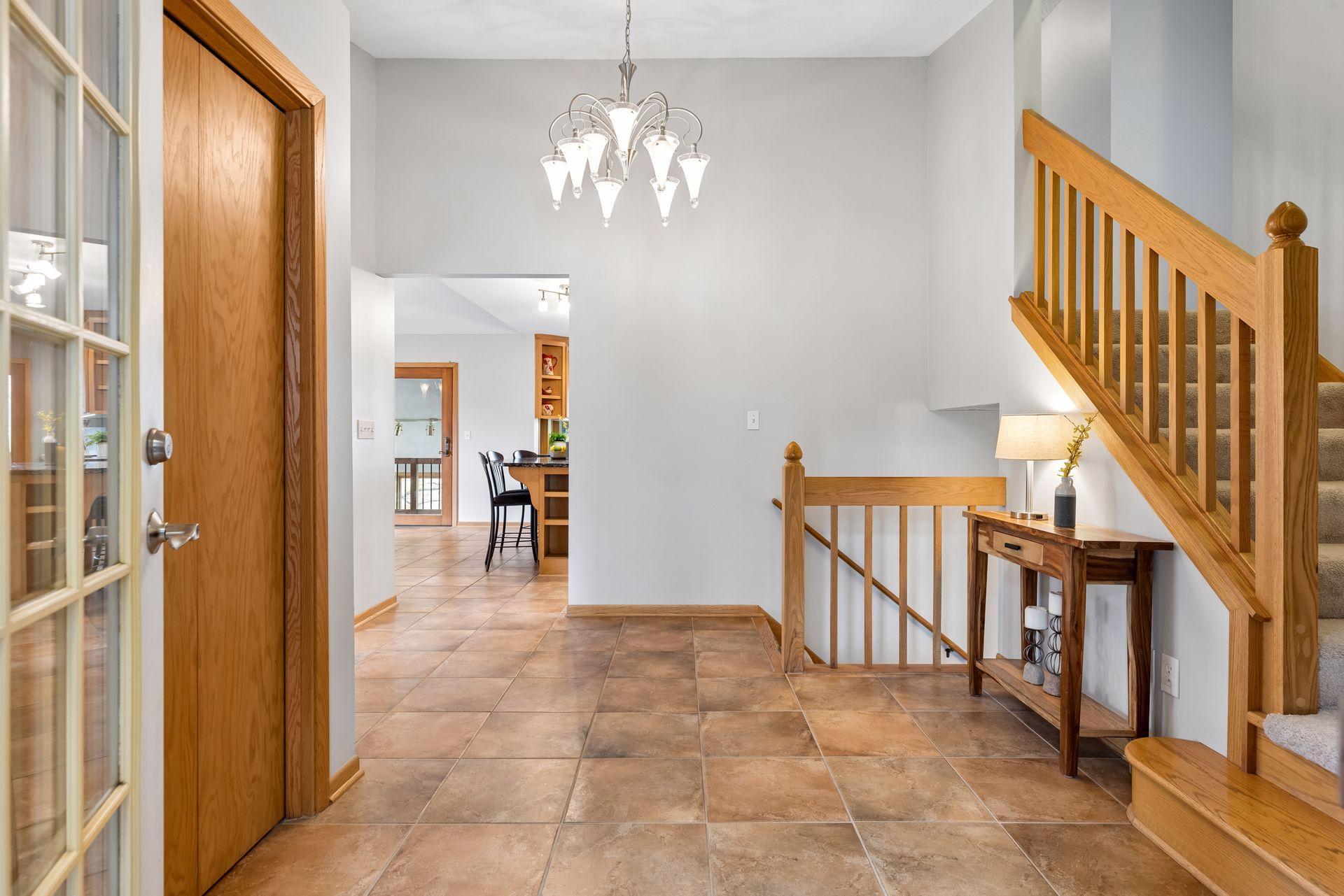 Foyer - 1731 Oakways Street