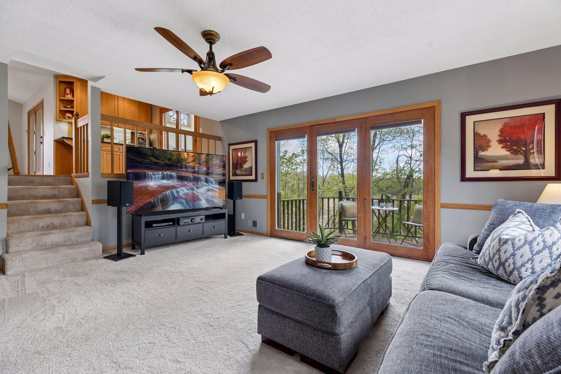 Family Room - 1731 Oakways Street