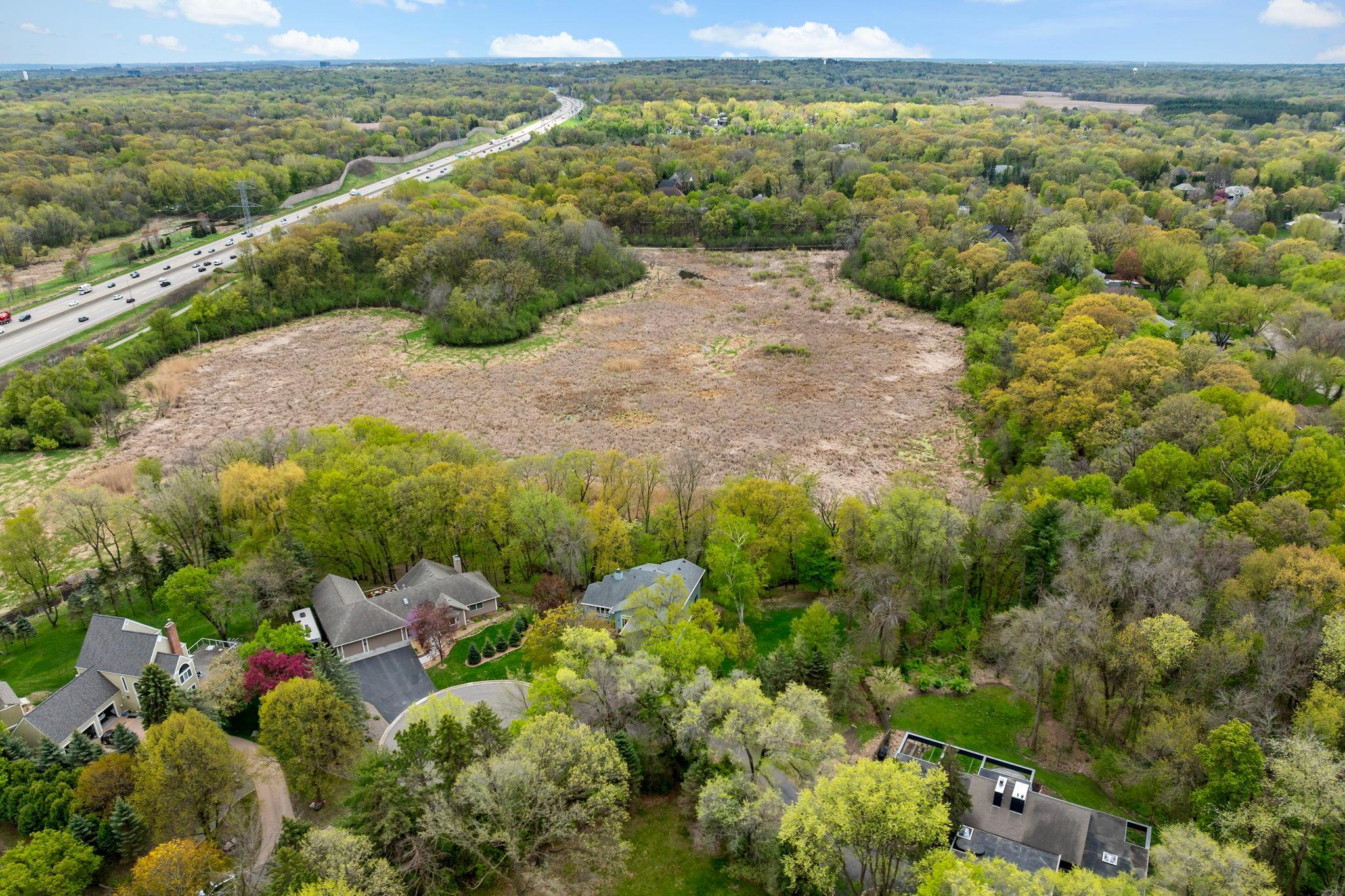 8-web-or-mls-1731 Oakways St Wayzata MN_0008.jpg