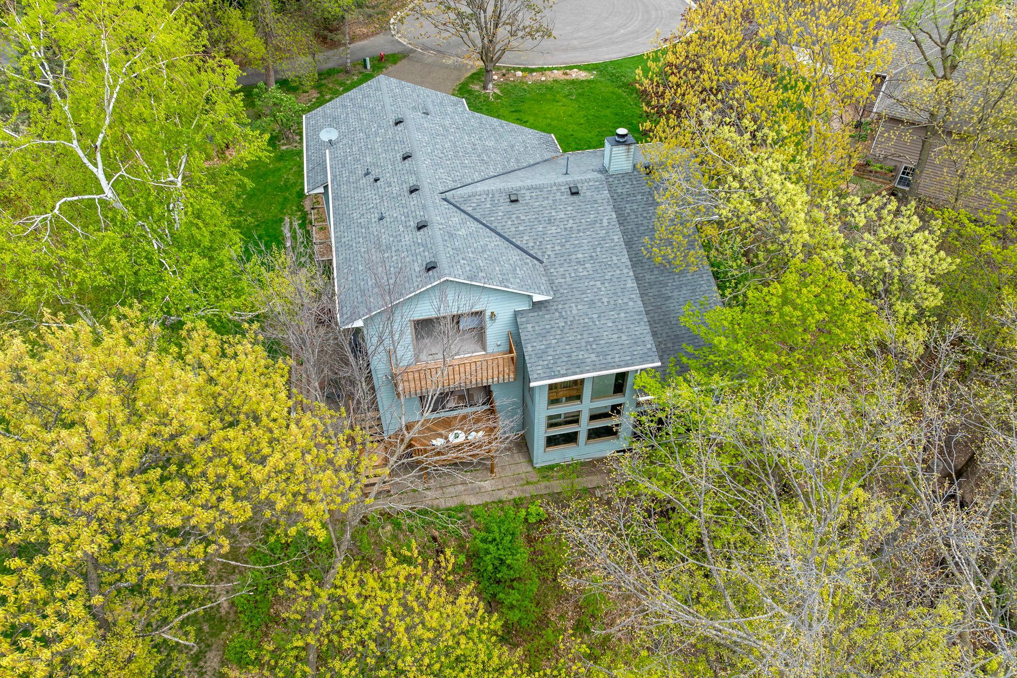 4-web-or-mls-1731 Oakways St Wayzata MN_0004.jpg