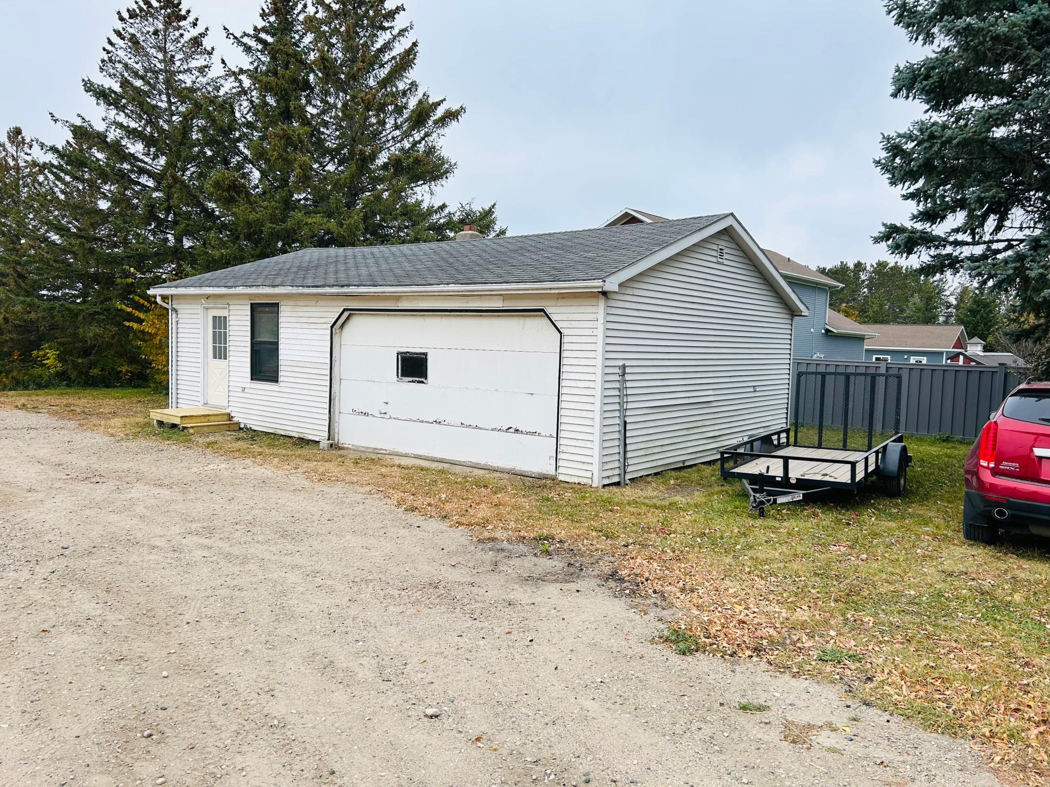 Studio/Wood Shop new garage door has been put on. New Spring photo to be updated soon.