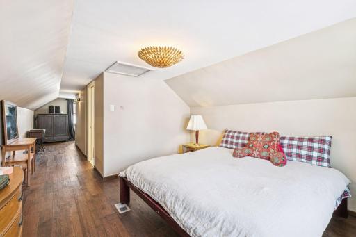 711 Grandview Avenue W, Saint Paul, MN 55113