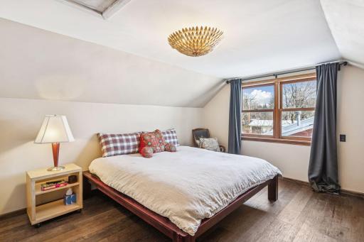 711 Grandview Avenue W, Saint Paul, MN 55113