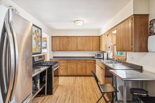 711 Grandview Avenue W, Saint Paul, MN 55113