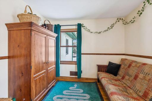 711 Grandview Avenue W, Saint Paul, MN 55113