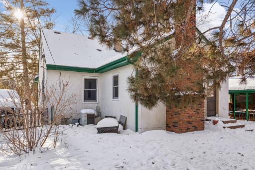 711 Grandview Avenue W, Saint Paul, MN 55113