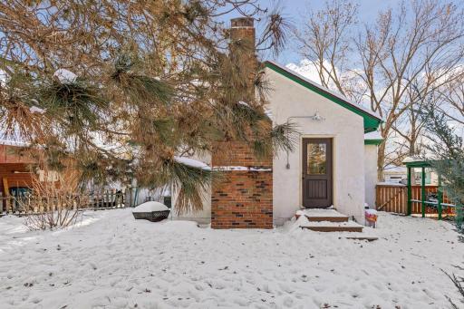 711 Grandview Avenue W, Saint Paul, MN 55113