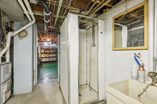 711 Grandview Avenue W, Saint Paul, MN 55113