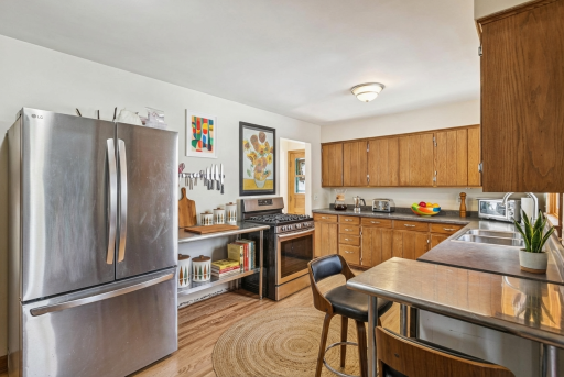 Photo for 711 Grandview Avenue W, Saint Paul, MN 55113 - listing #6825802 711 Grandview Avenue W, Saint Paul, MN 55113