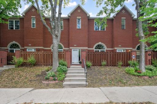 2009 Grand Avenue, Saint Paul, MN 55105