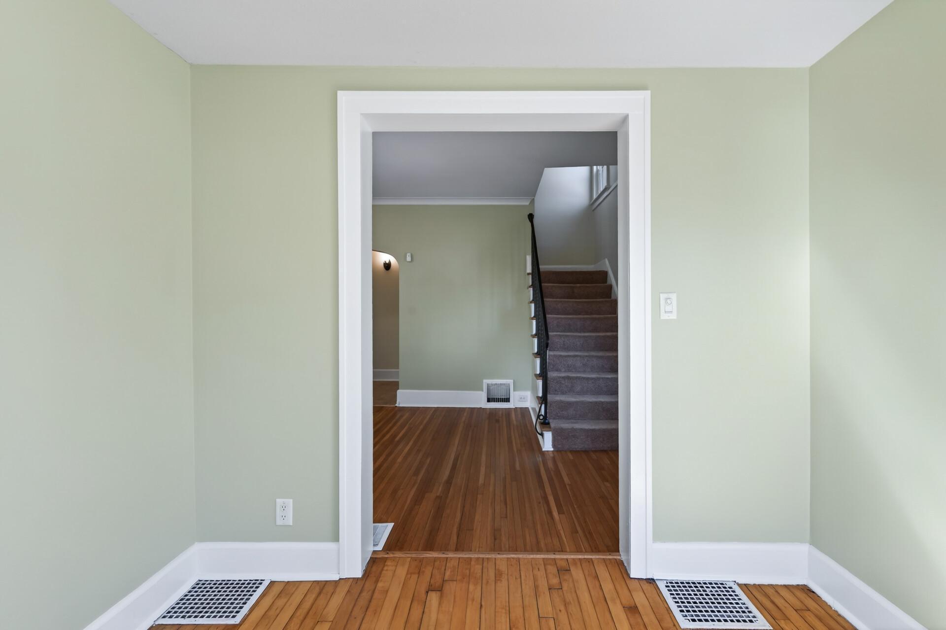 Front Dining/Sun Room