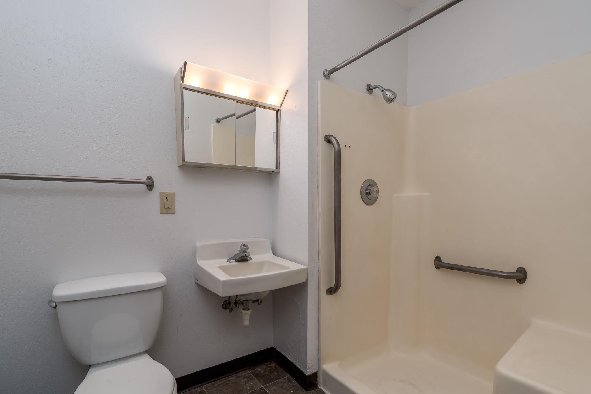 40-web-or-mls-3200-maple-ave.jpg