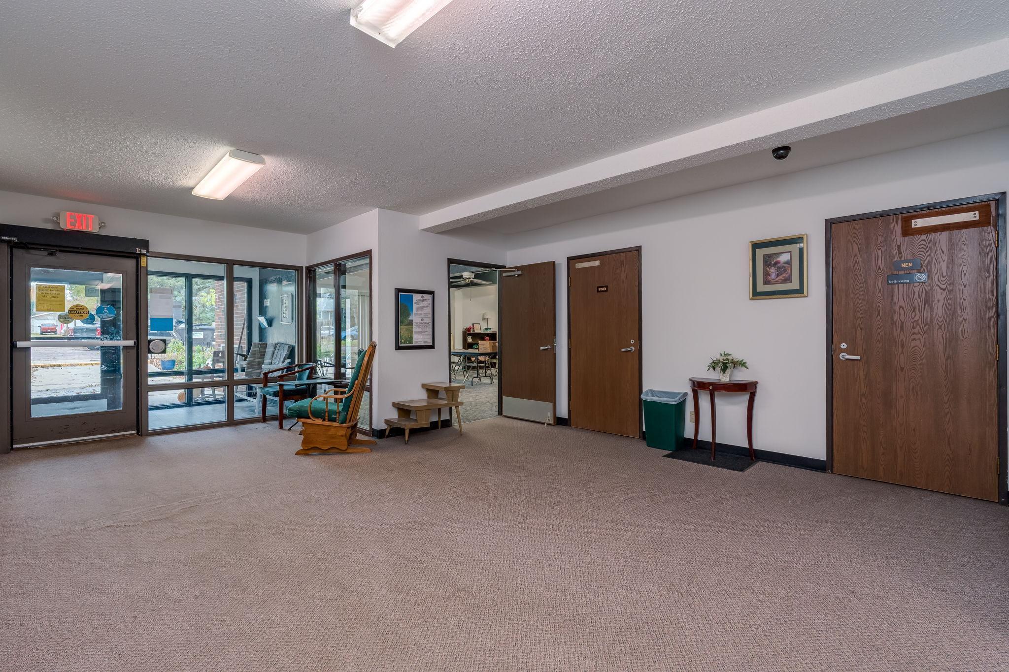 5-web-or-mls-3200-maple-ave.jpg