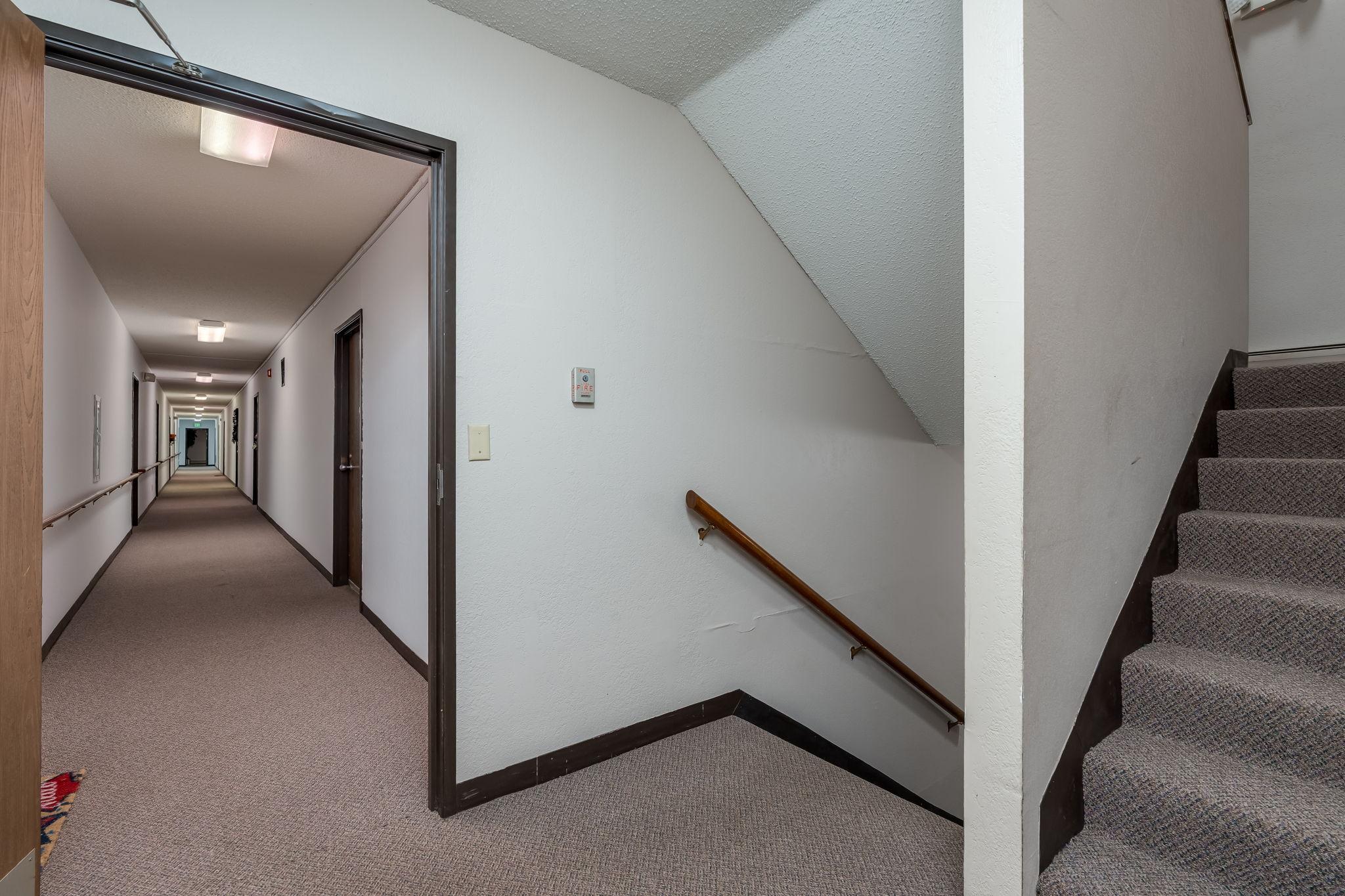 51-web-or-mls-3200-maple-ave.jpg