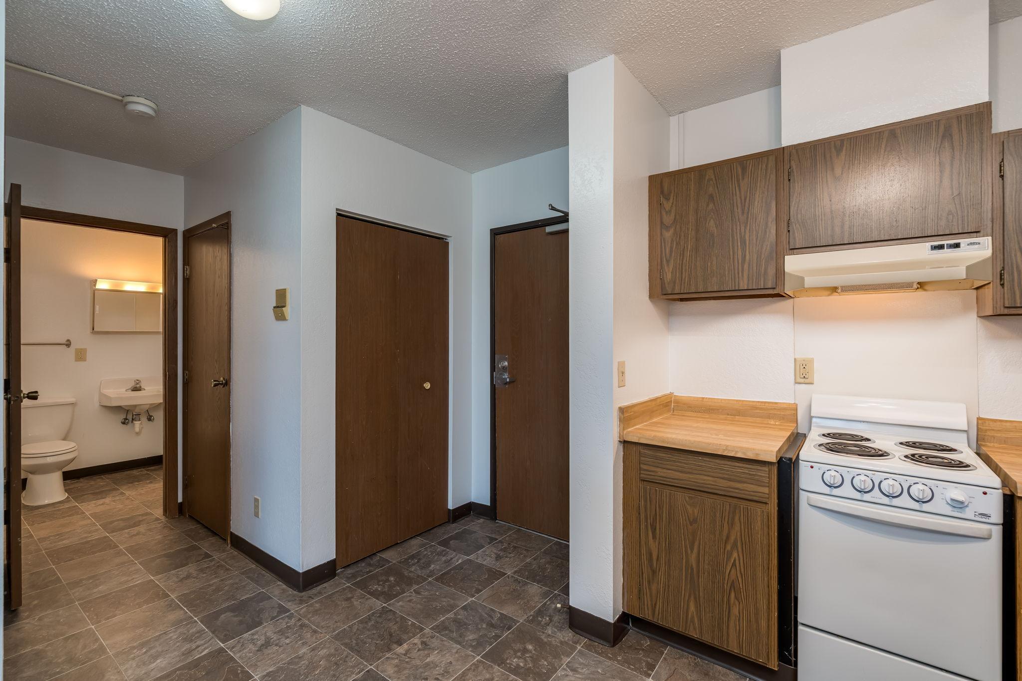 38-web-or-mls-3200-maple-ave.jpg