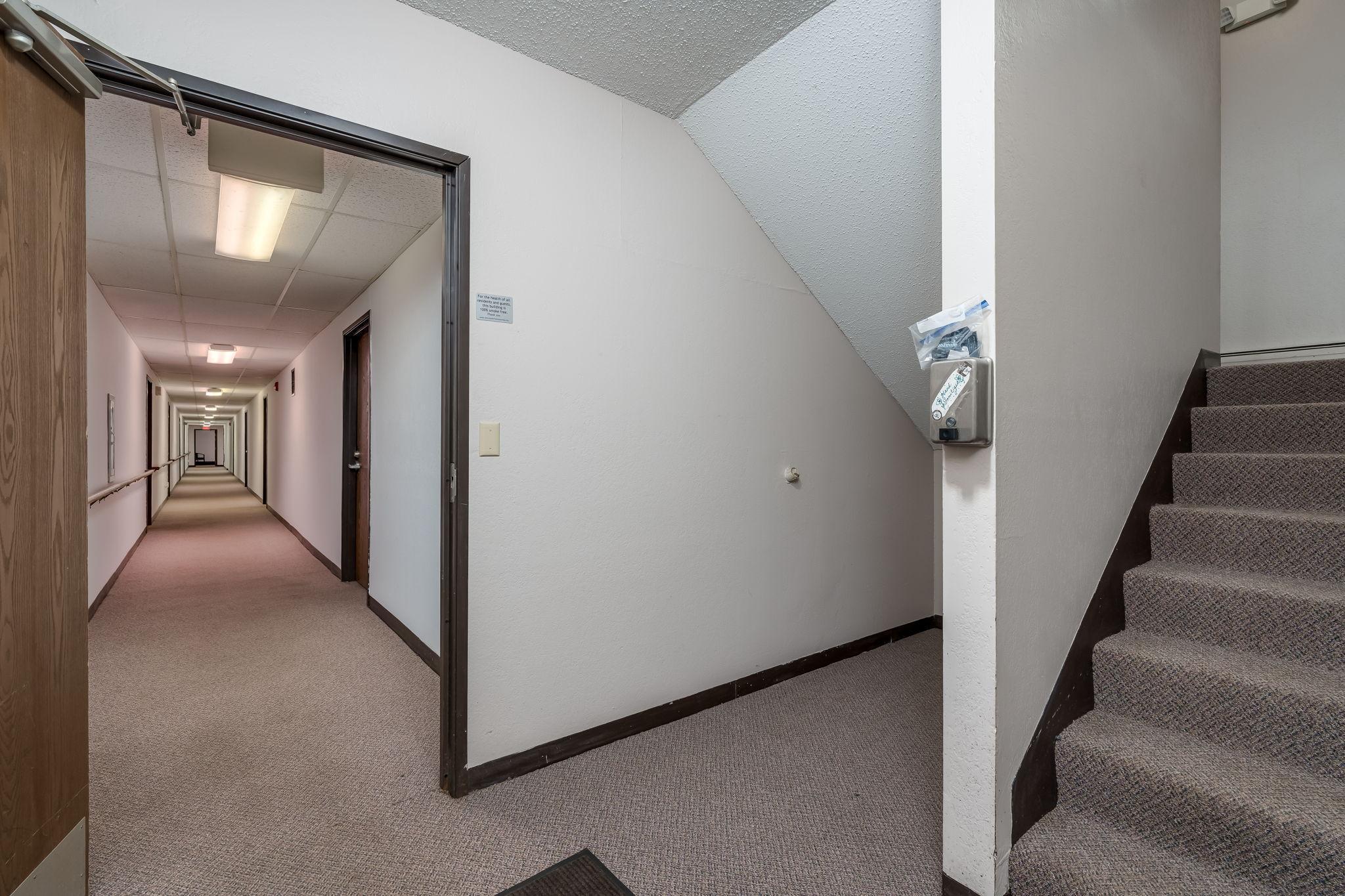 52-web-or-mls-3200-maple-ave.jpg