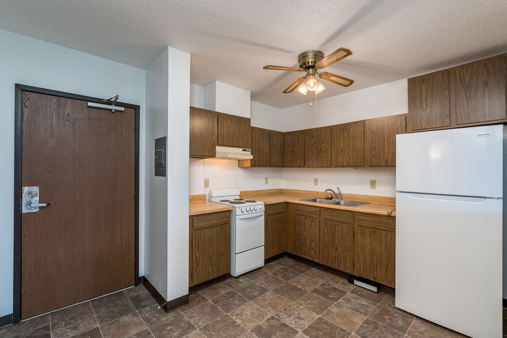 37-web-or-mls-3200-maple-ave.jpg