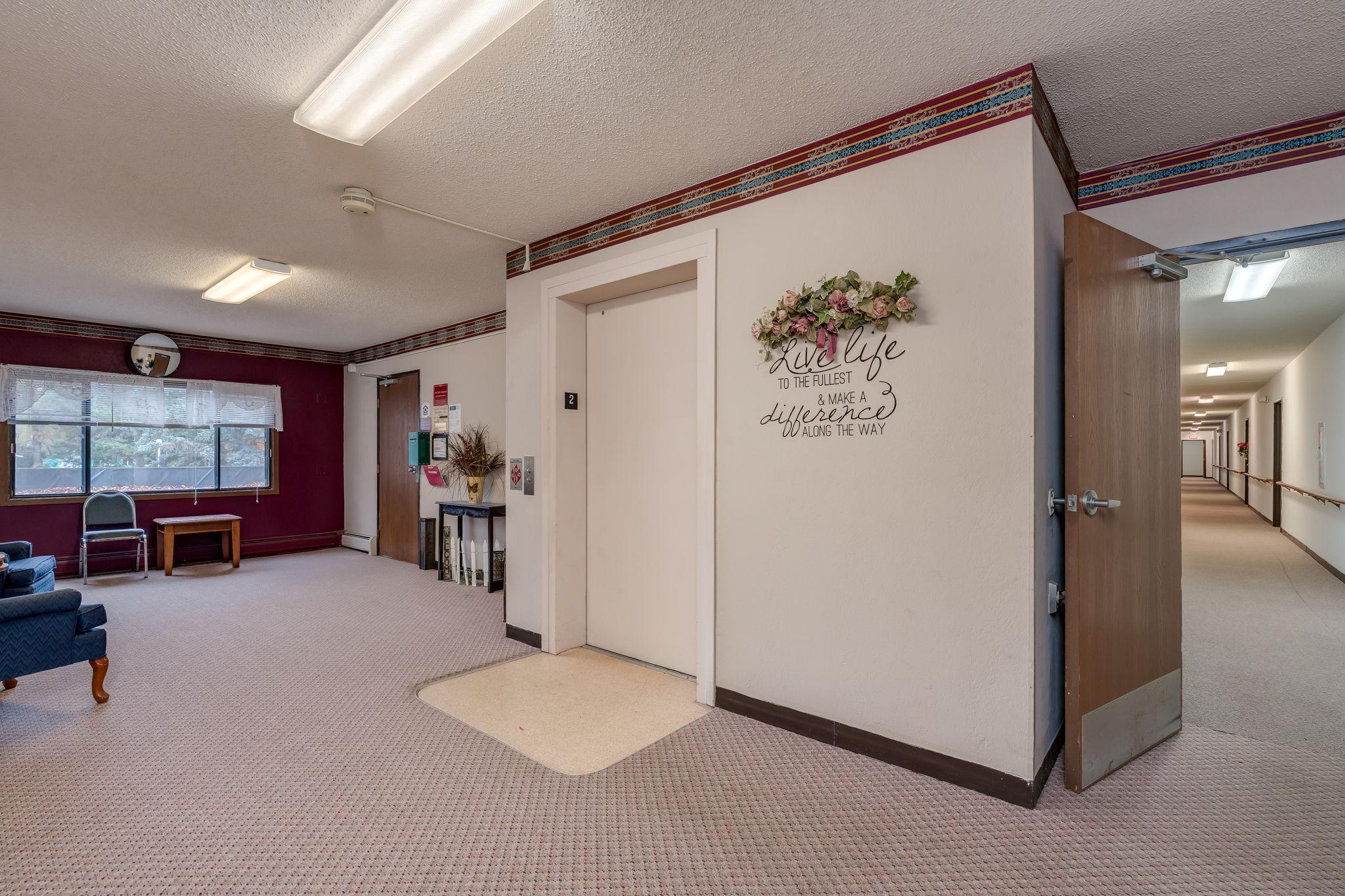 47-web-or-mls-3200-maple-ave.jpg