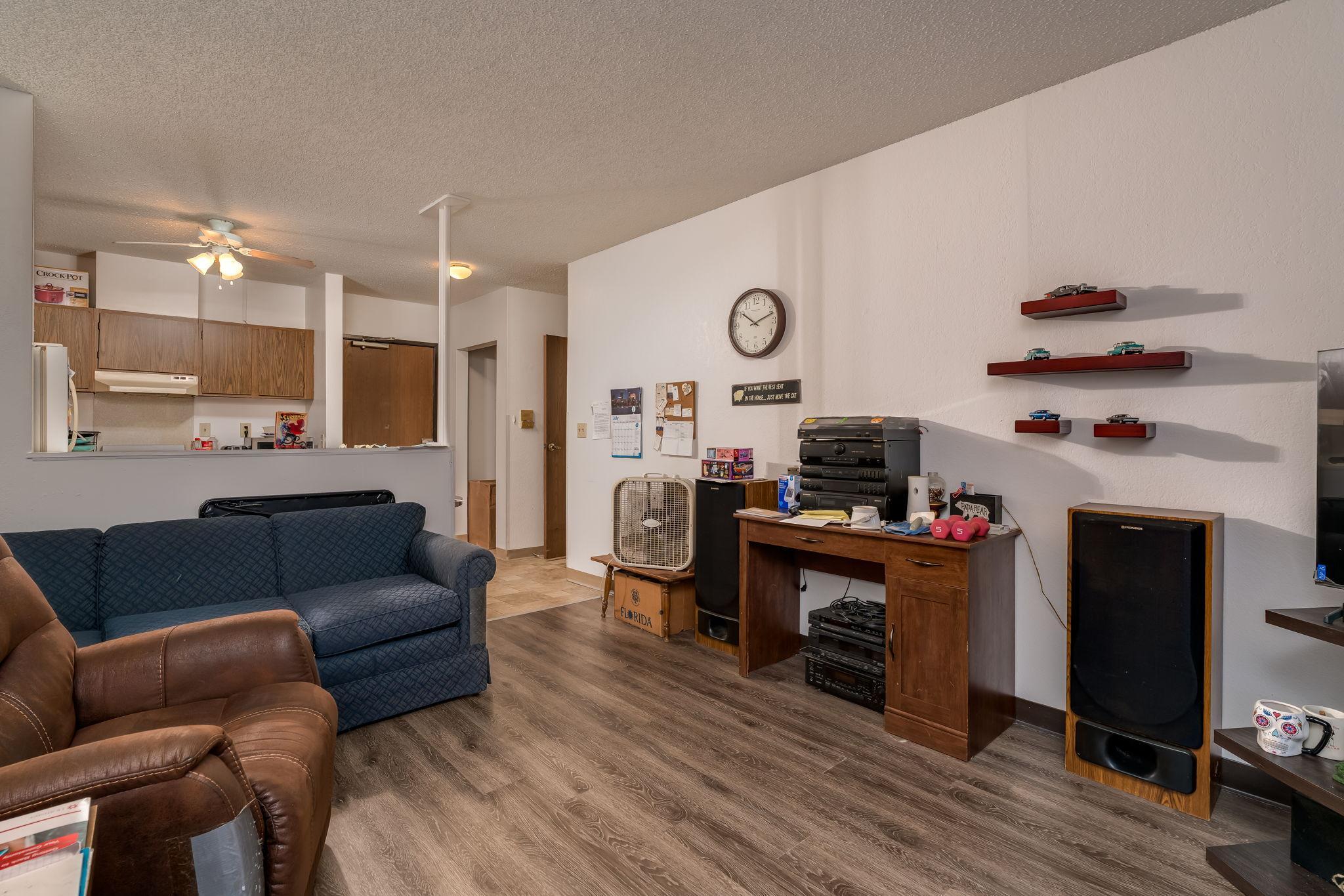 13-web-or-mls-3200-maple-ave.jpg