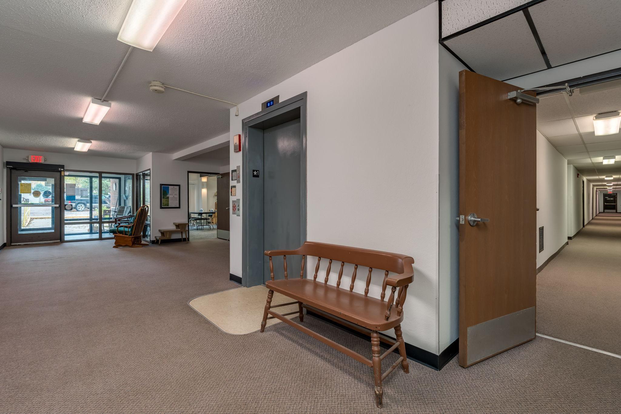 11-web-or-mls-3200-maple-ave.jpg
