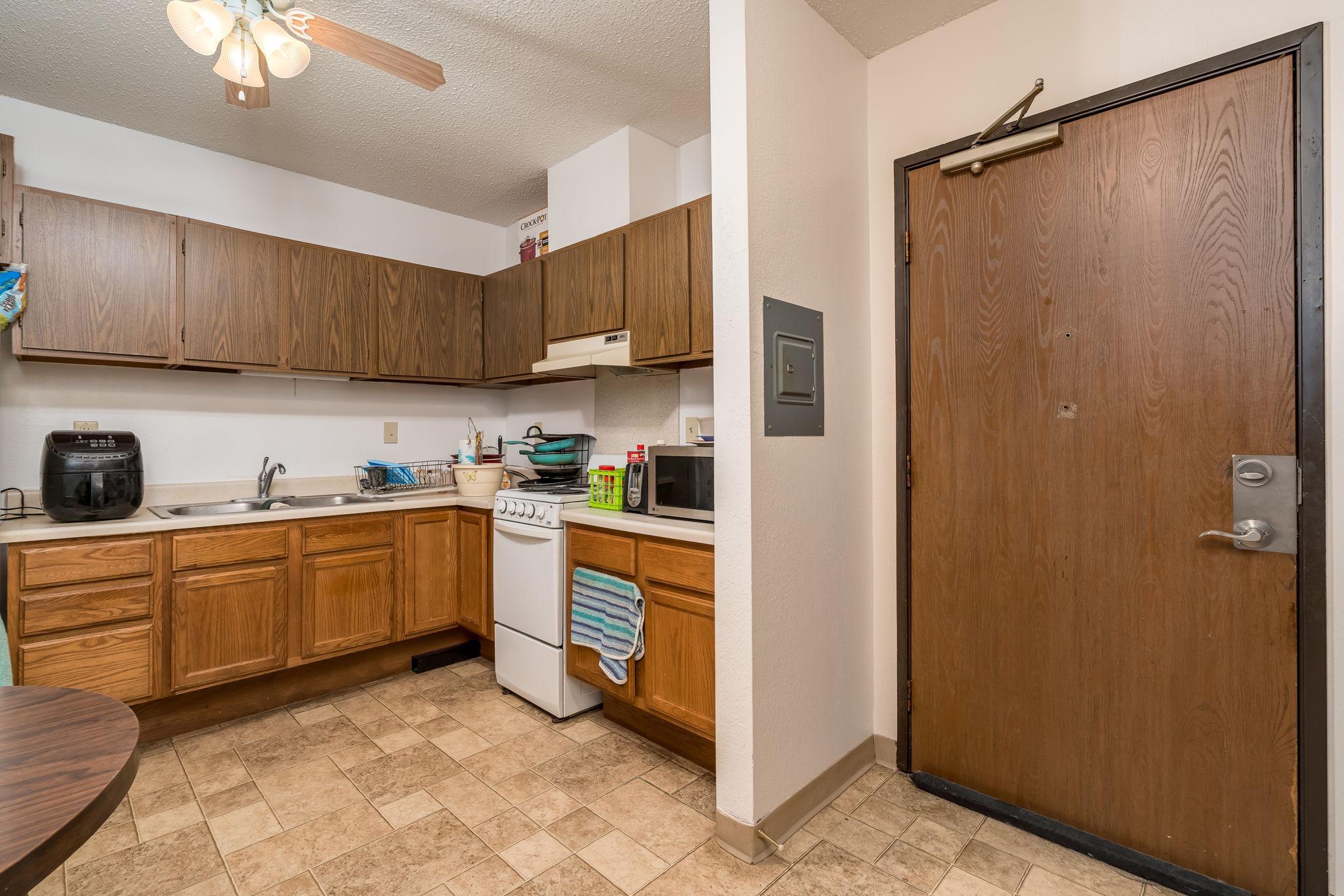 14-web-or-mls-3200-maple-ave.jpg