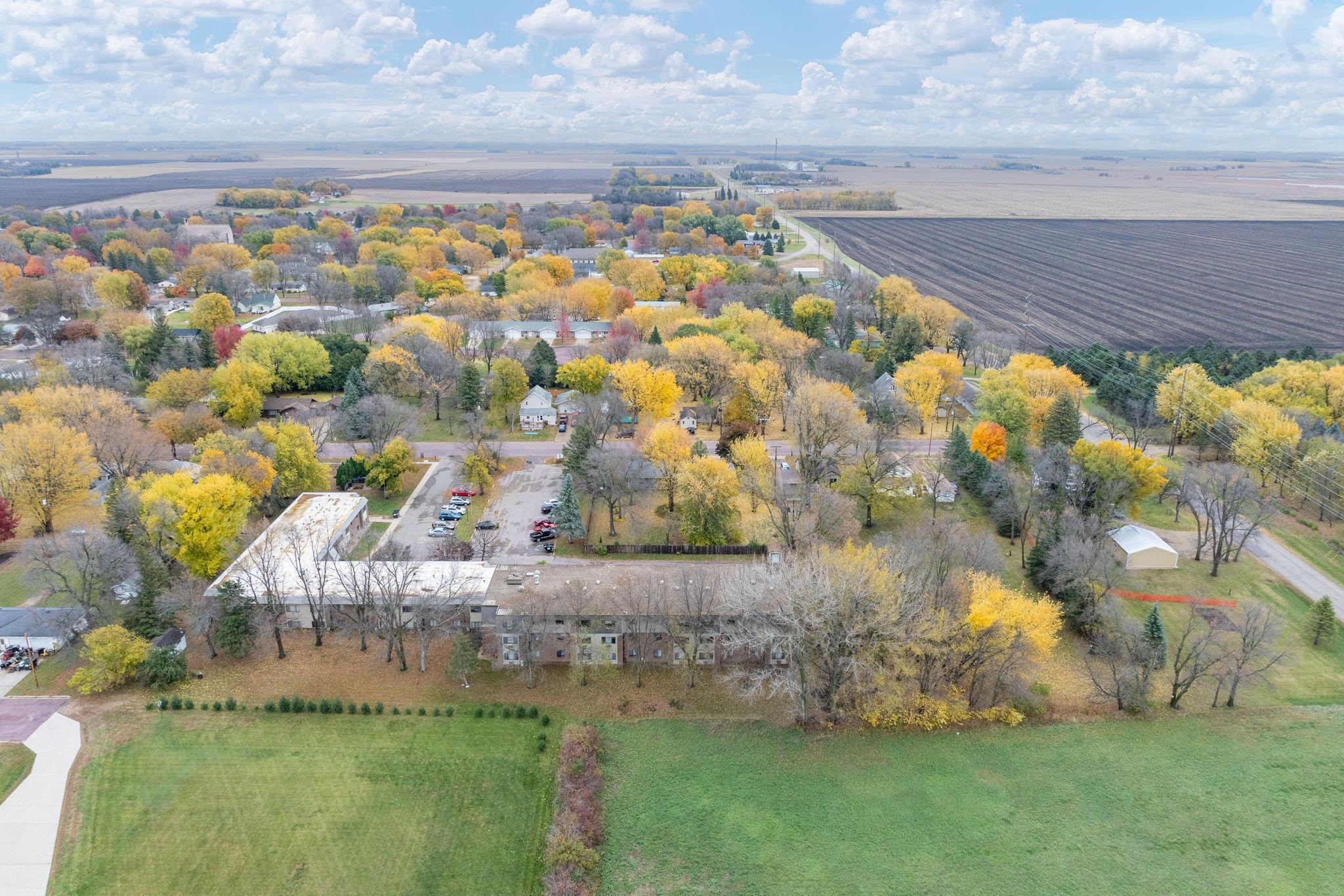 68-web-or-mls-3200-maple-ave.jpg