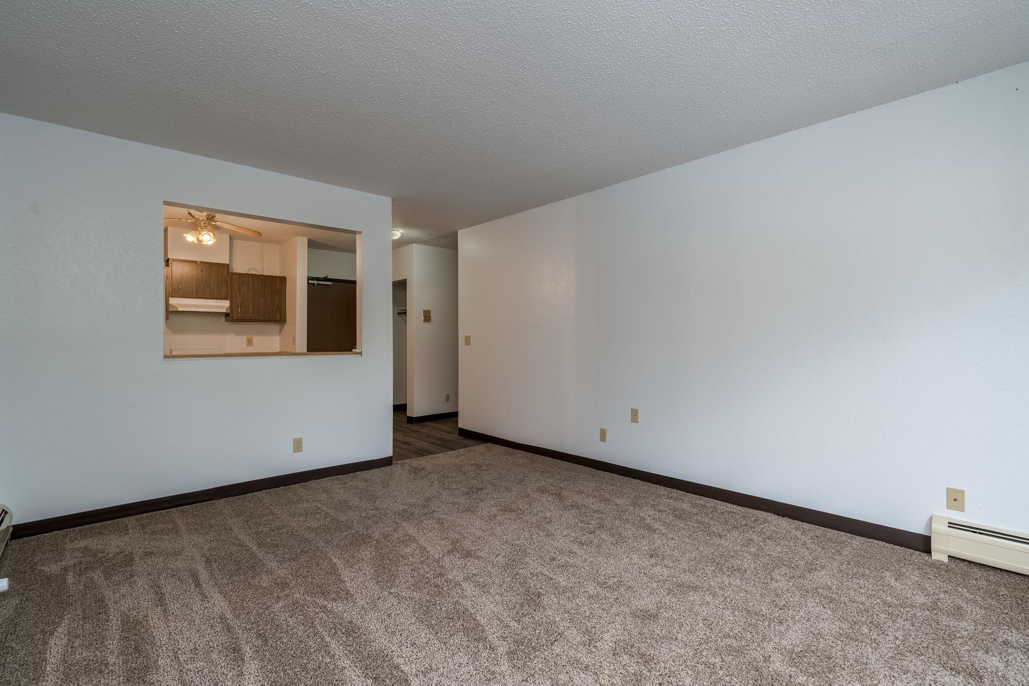 25-web-or-mls-3200-maple-ave.jpg