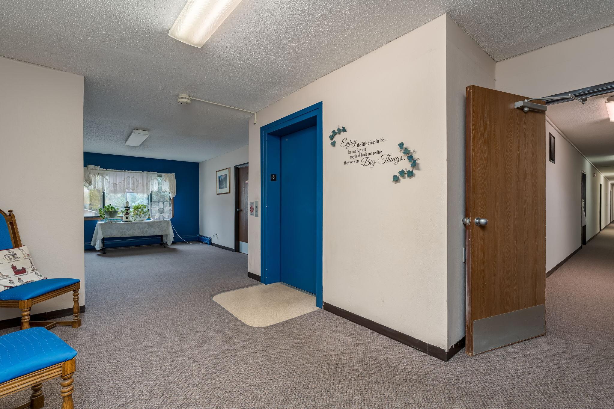 43-web-or-mls-3200-maple-ave.jpg