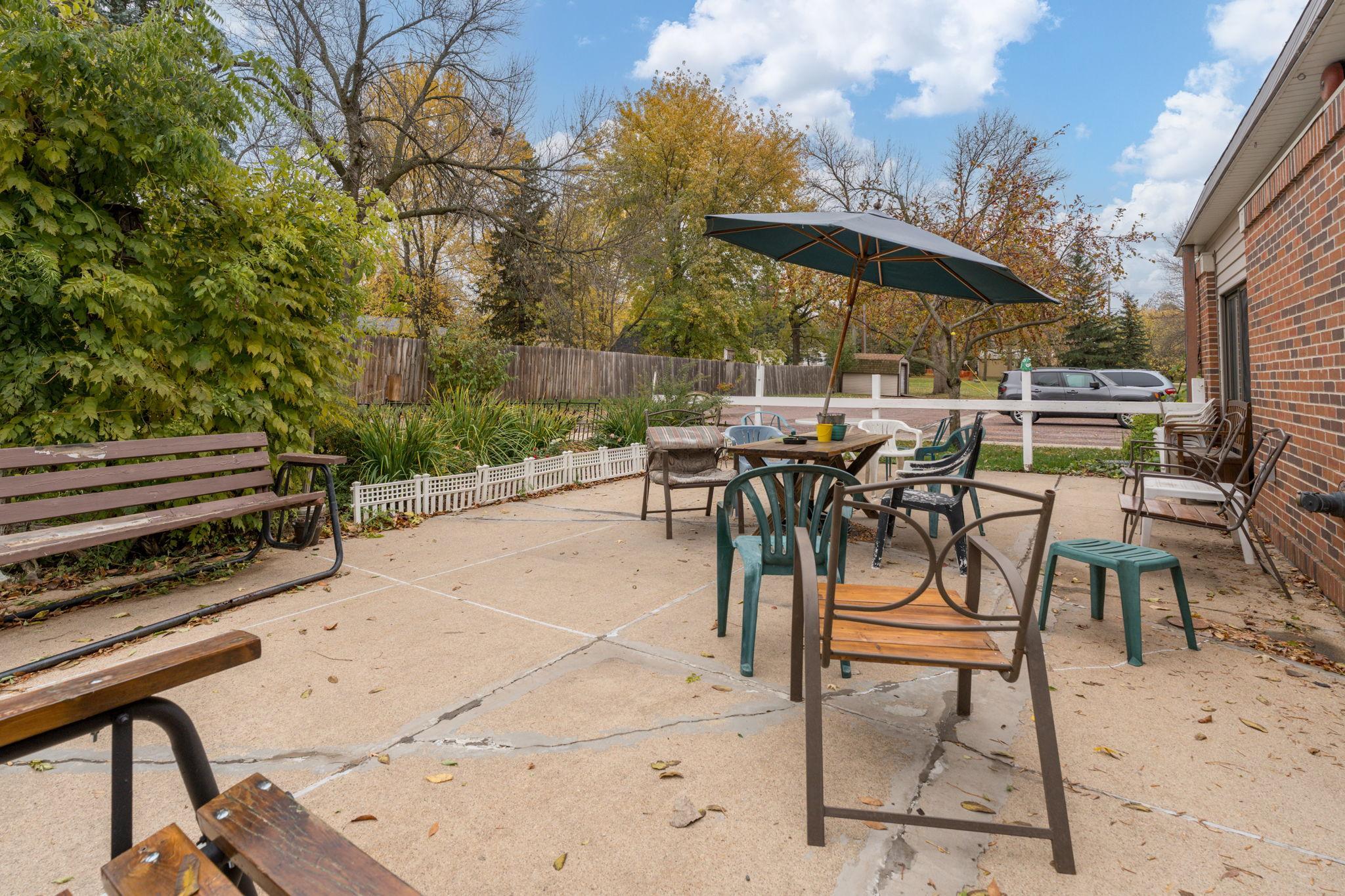 60-web-or-mls-3200-maple-ave.jpg