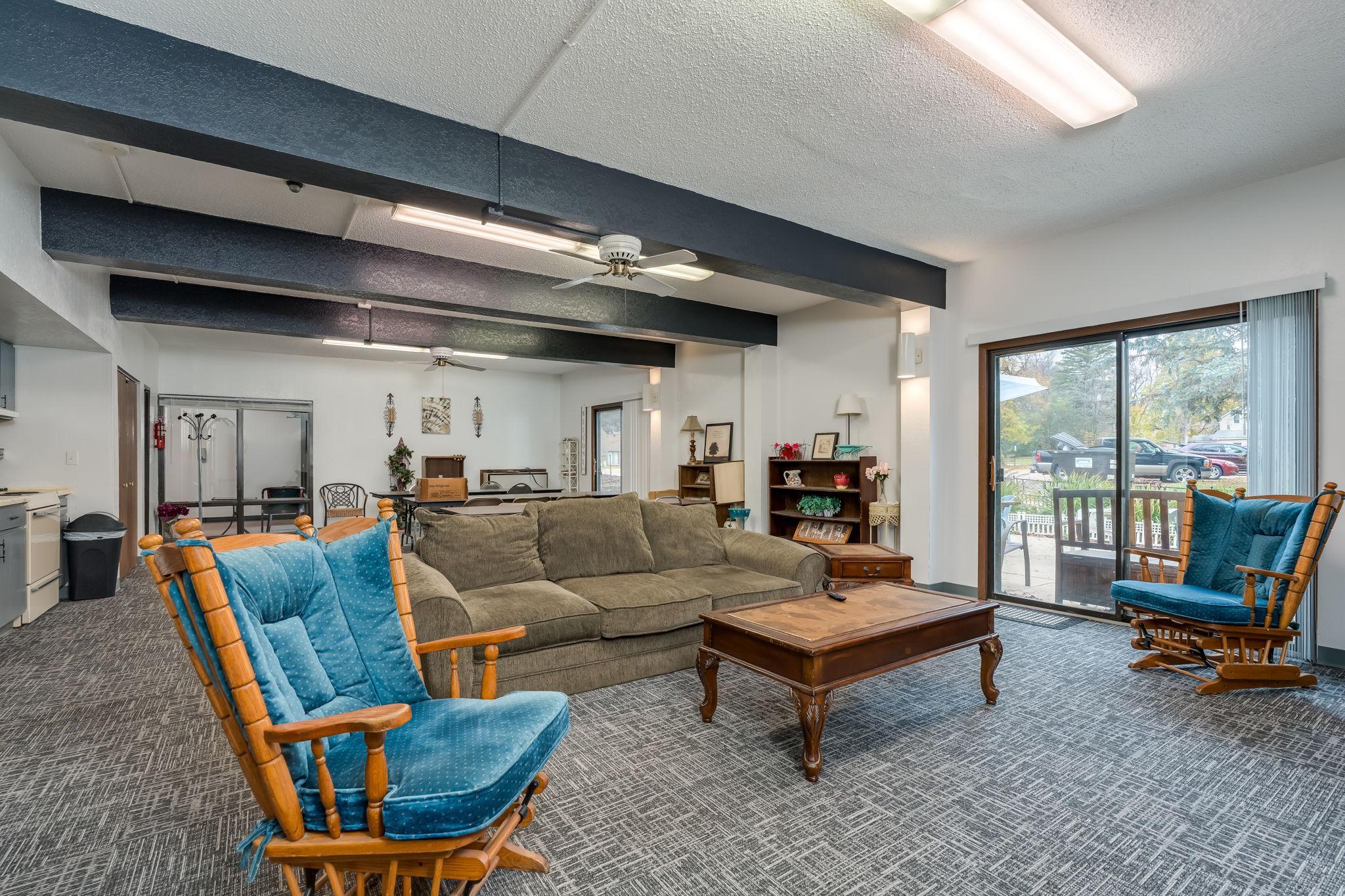 8-web-or-mls-3200-maple-ave.jpg