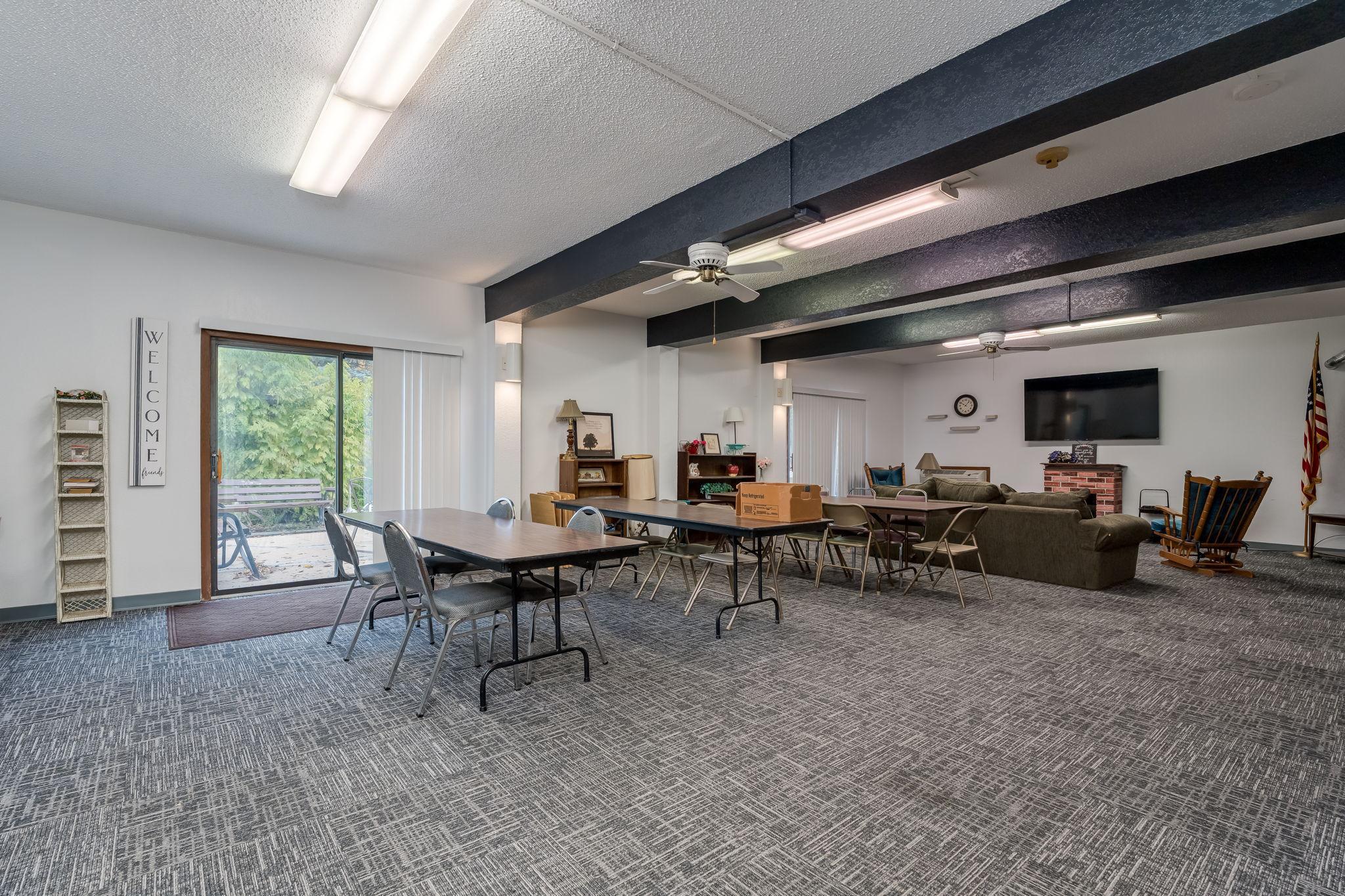 6-web-or-mls-3200-maple-ave.jpg