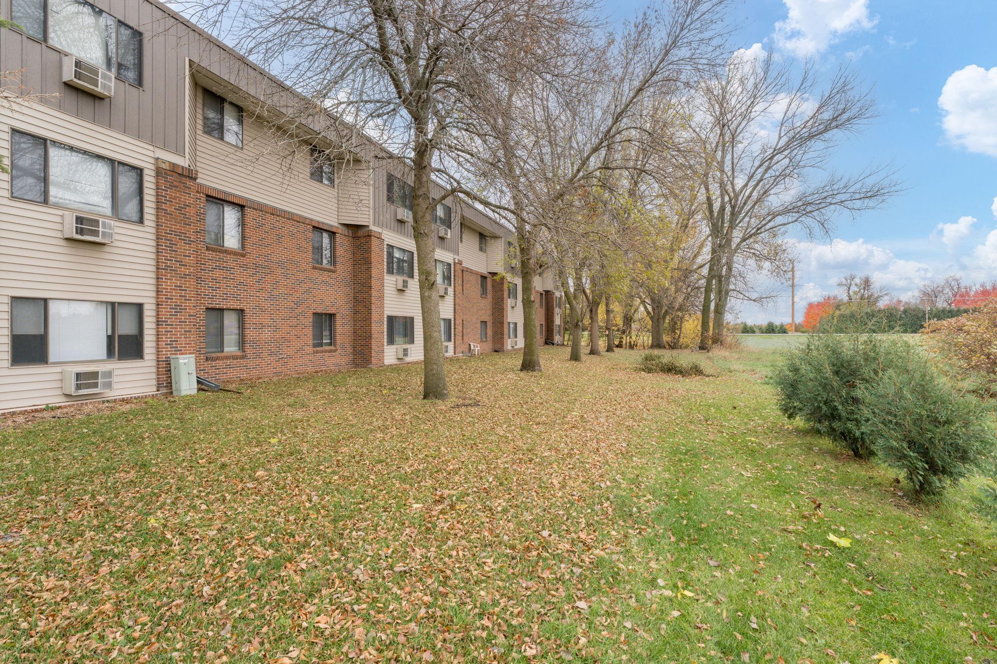 59-web-or-mls-3200-maple-ave.jpg