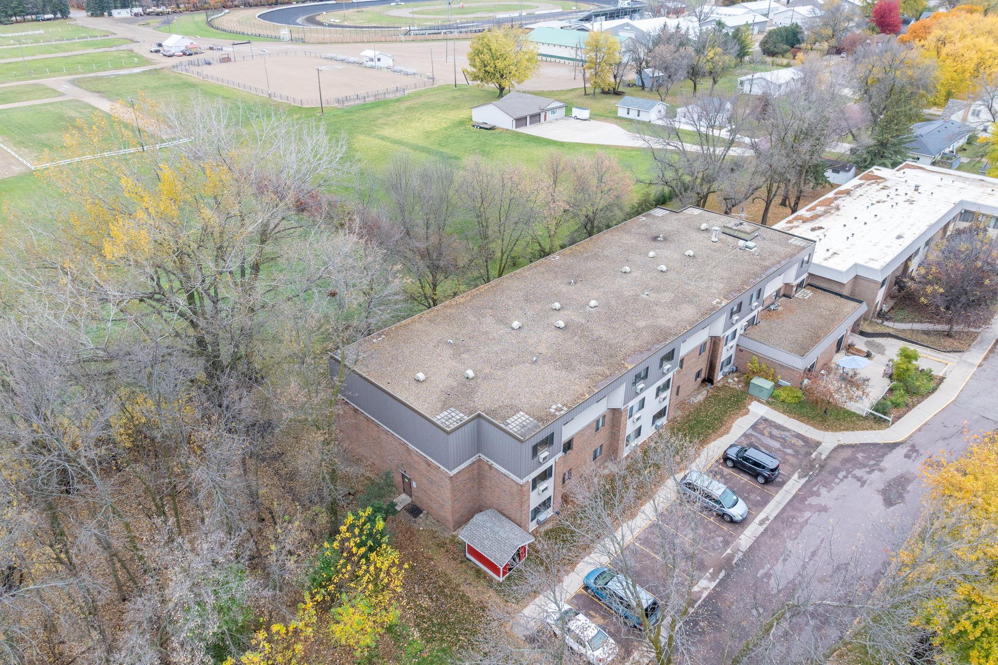 64-web-or-mls-3200-maple-ave.jpg