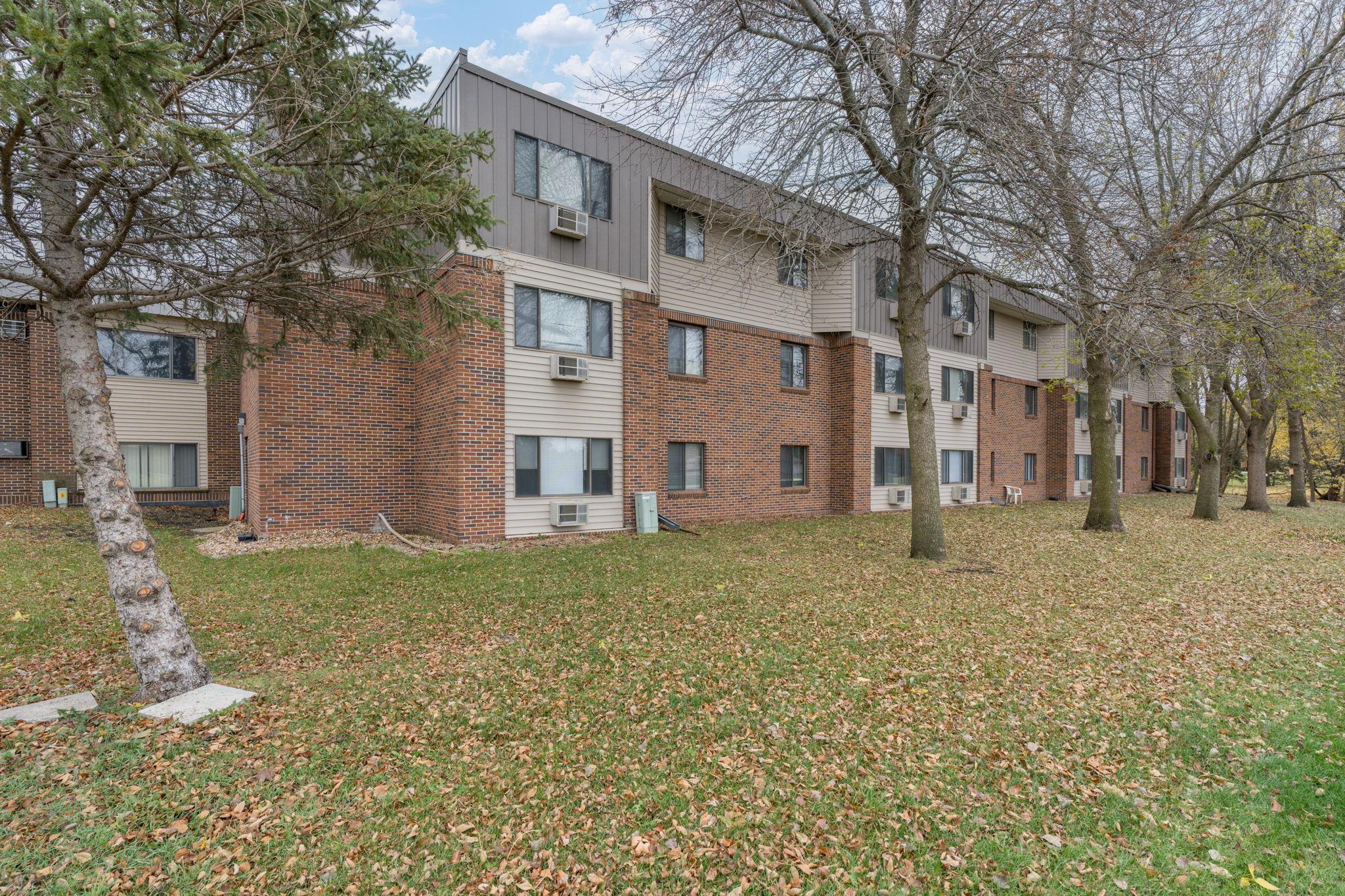 58-web-or-mls-3200-maple-ave.jpg
