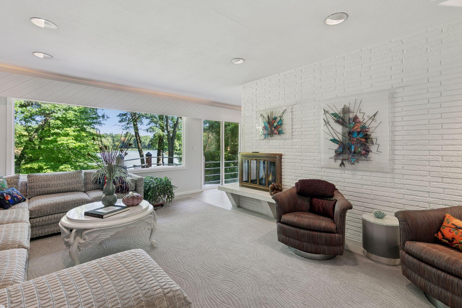 Stunning lake views of 95 feet of Iakeshore on Indianhead Lake!