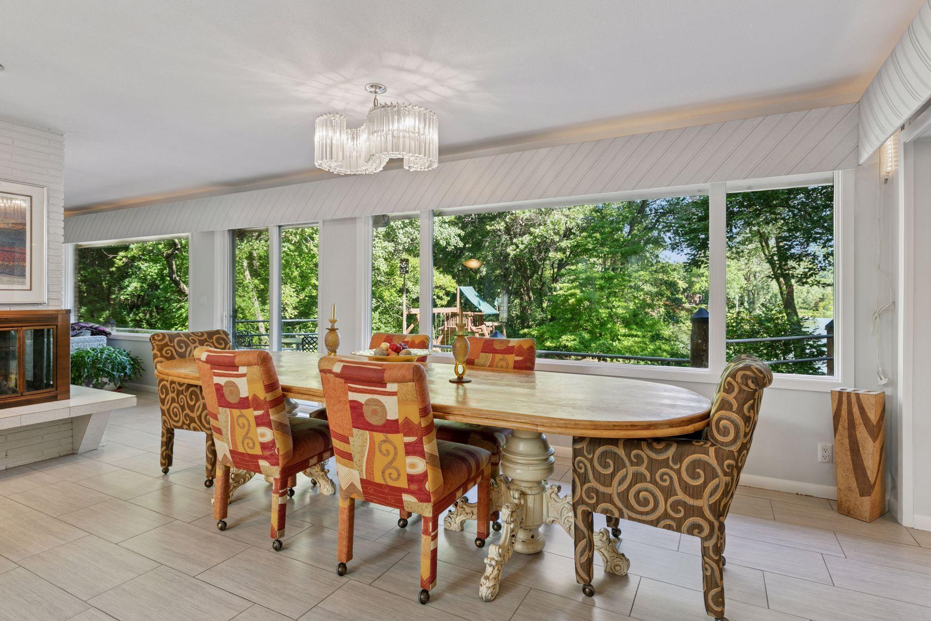 The dining room also provides lake views!