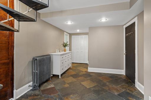 112 Western Avenue N, 4, Saint Paul, MN 55102