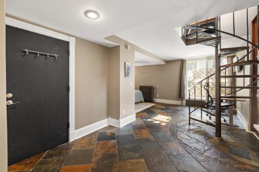112 Western Avenue N, 4, Saint Paul, MN 55102