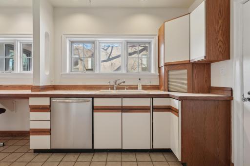 Minneapolis, MN 55403