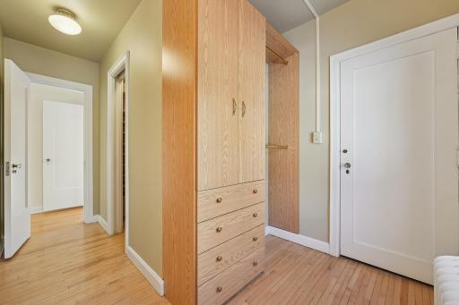 Minneapolis, MN 55403