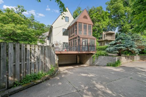 Minneapolis, MN 55403