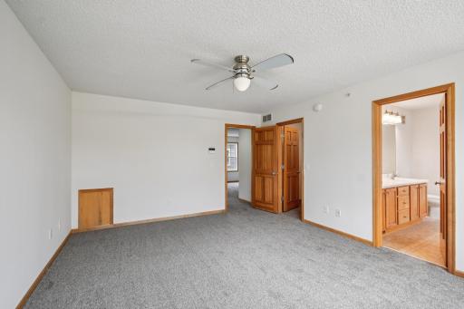 8322 Labont Way, Eden Prairie, MN 55344
