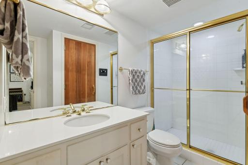103 Edgewood Court, Wayzata, MN 55391