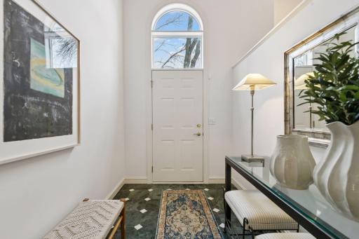 103 Edgewood Court, Wayzata, MN 55391