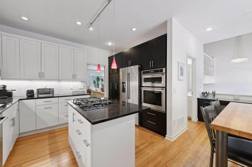103 Edgewood Court, Wayzata, MN 55391