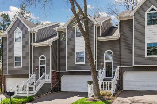103 Edgewood Court, Wayzata, MN 55391