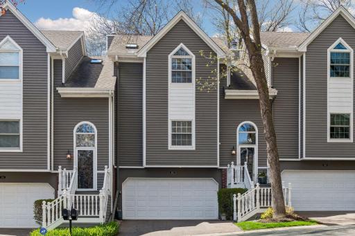 103 Edgewood Court, Wayzata, MN 55391