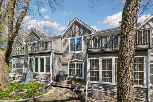 103 Edgewood Court, Wayzata, MN 55391